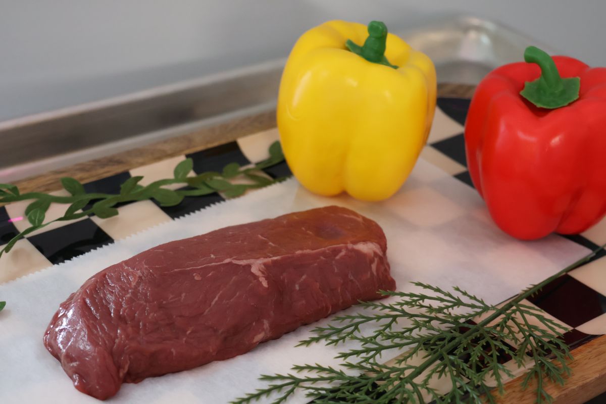 Beef Sirloin Steak – Premium